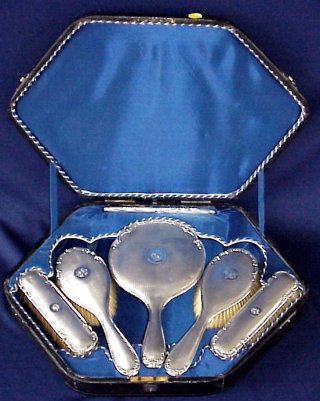 Lot - A GROUP OF SEVENTEEN PIECES OF WHITING MANUFACTURING CO. STERLING  SILVER FLATWARE IN THE LOUIS XV PATTERN, NEW YORK, NEW YORK, DESIGNED  1891